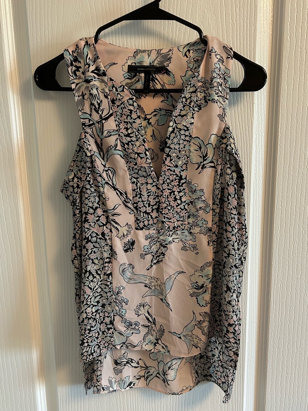 BCBGMaxAzria Floral V-Neck Sleeveless Camisole in Blush Pink and Black
